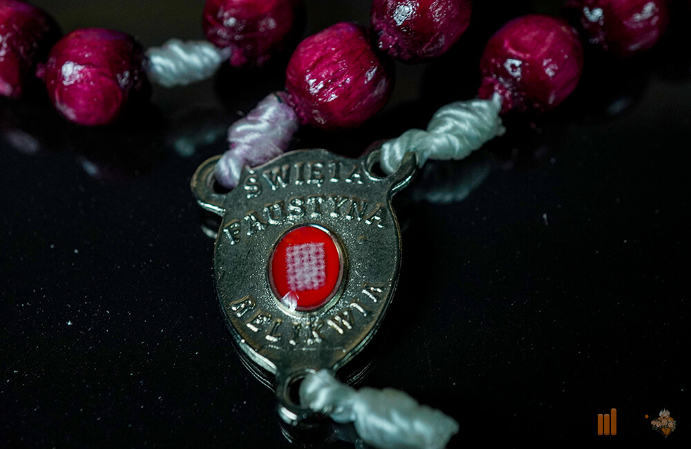 Roter rosenkranz sanktuarium heiligen faustyna kowalska, inklusive reliquie (4)